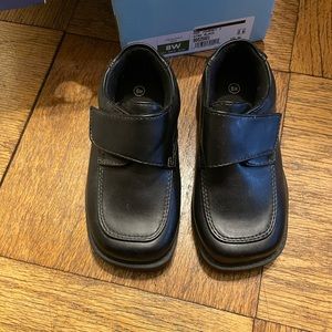 Smart fit black dress shoes